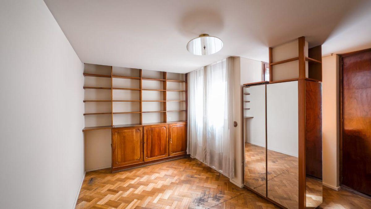 Foto de PISO. 200m2. Frente Plaza Independencia, imagen 1