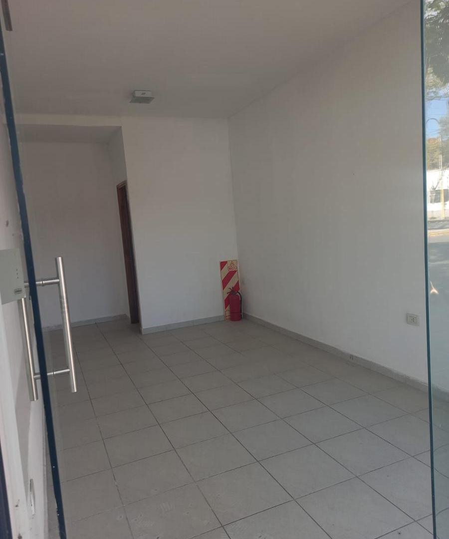 Foto de DOS LOCALES COMERCIALES EN VENTA — INVERSIÓN FLEXIBLE | LUJÁN DE CUYO, imagen 1