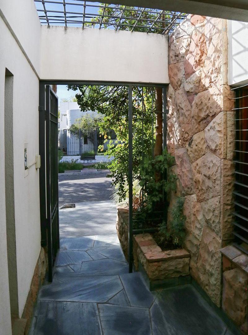 Foto de Casa en Venta con salida a dos calles - Luján de Cuyo, imagen 5