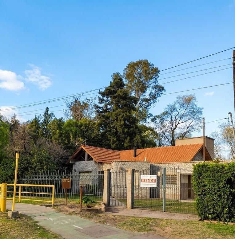 Foto de CASA EN VENTA | CALLE GUARDIA VIEJA | LUJÁN DE CUYO, imagen 2