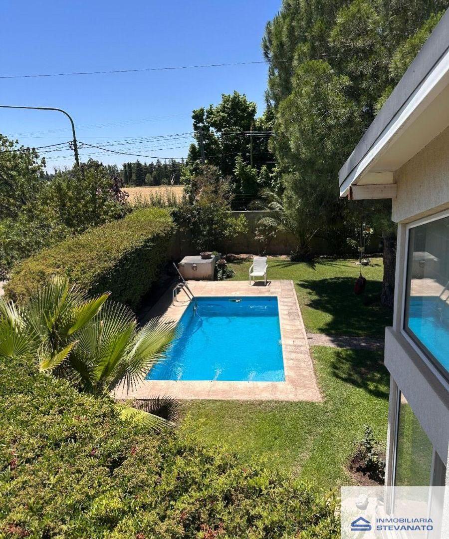 Casa en venta de 4 dormitorios c/ cochera en Chacras de Coria