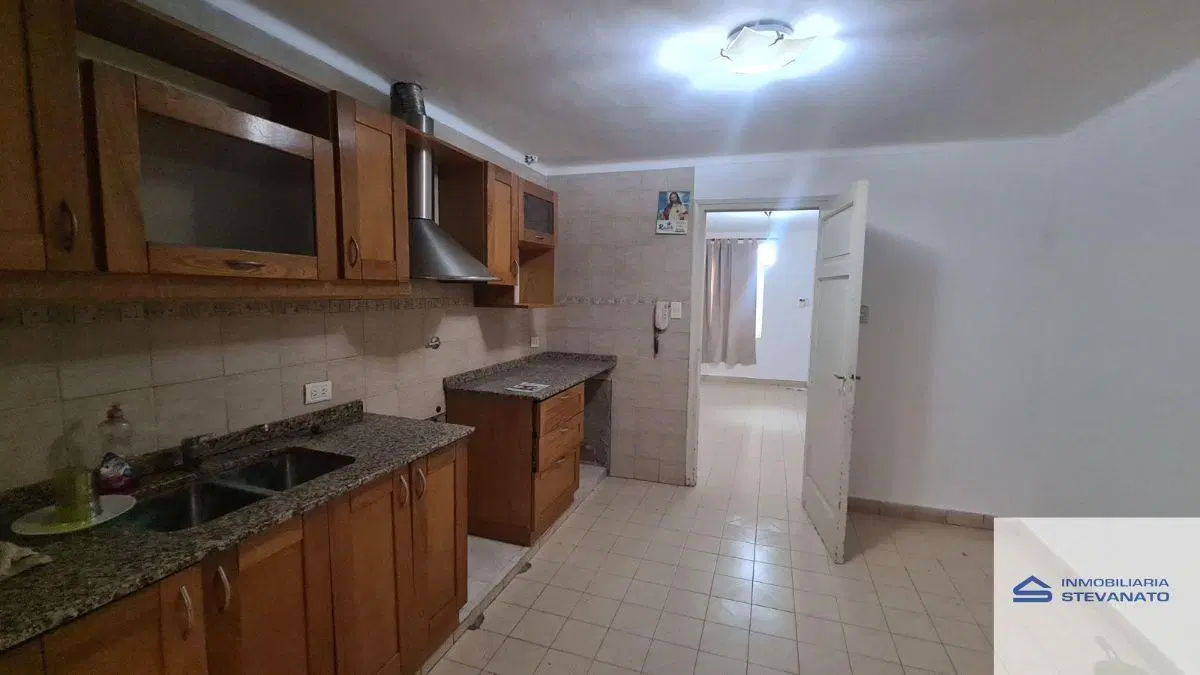 Casa en alquiler de 2 dormitorios c/ cochera en Maipú 5