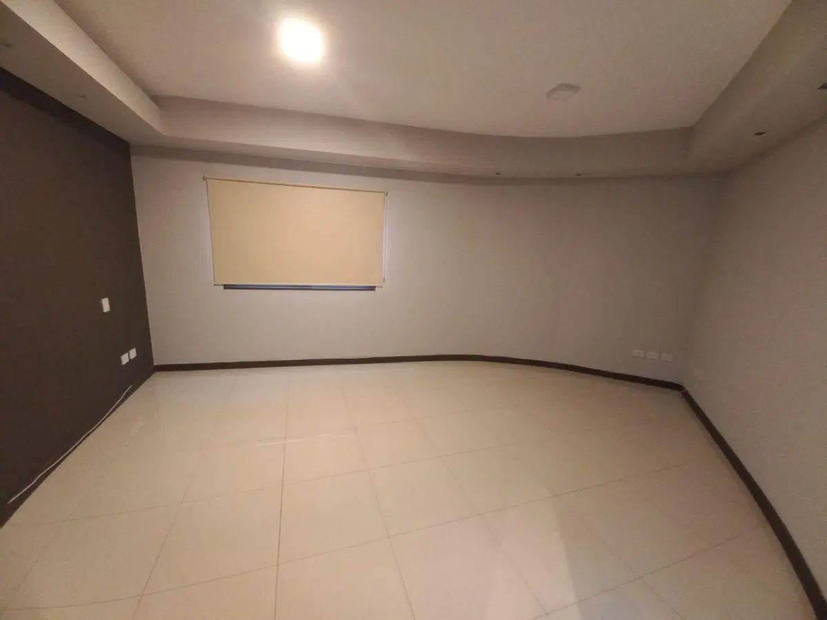Casa en alquiler de 3 dormitorios c/ cochera en Maipú 8