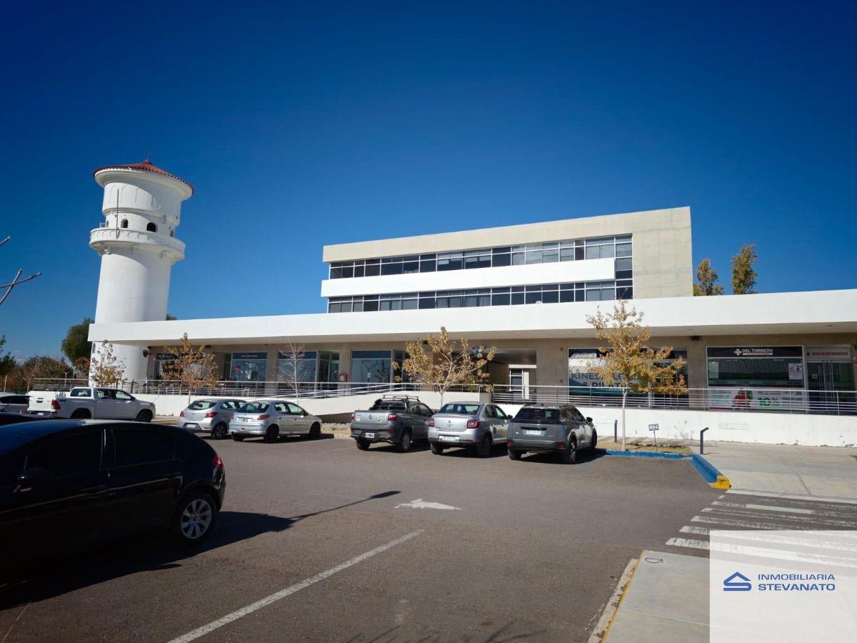 Oficina en alquiler ubicado en Luzuriaga