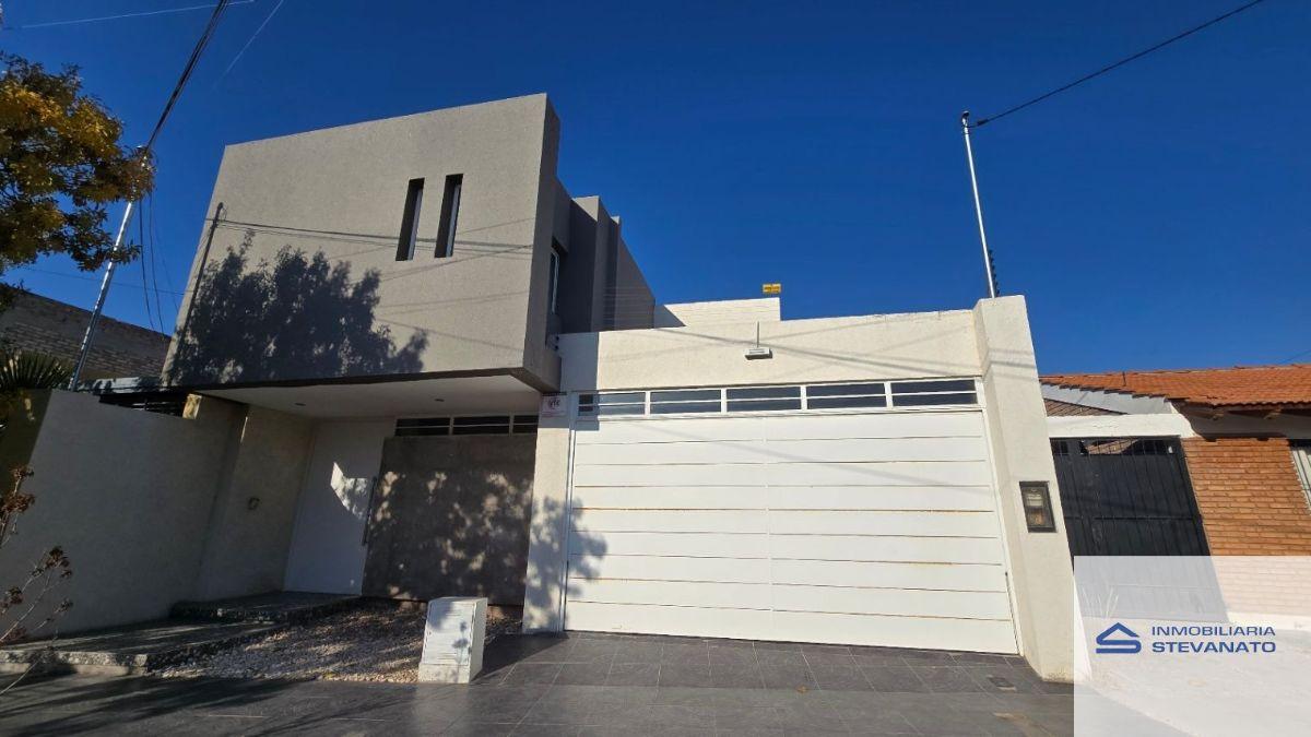 Casa venta excelente Zona! a Metros JJ Paso