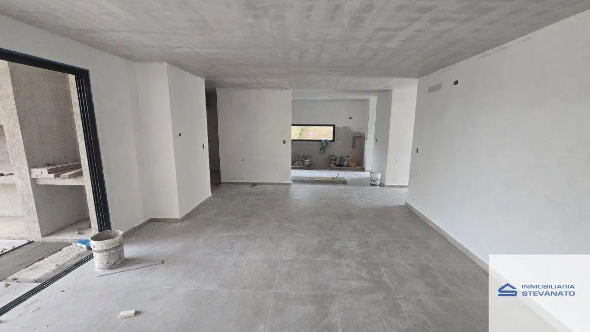CASA | A ESTRENAR | SUITE EN PB | COCHERA DOBLE | LOMAS DE RUSSELL 2