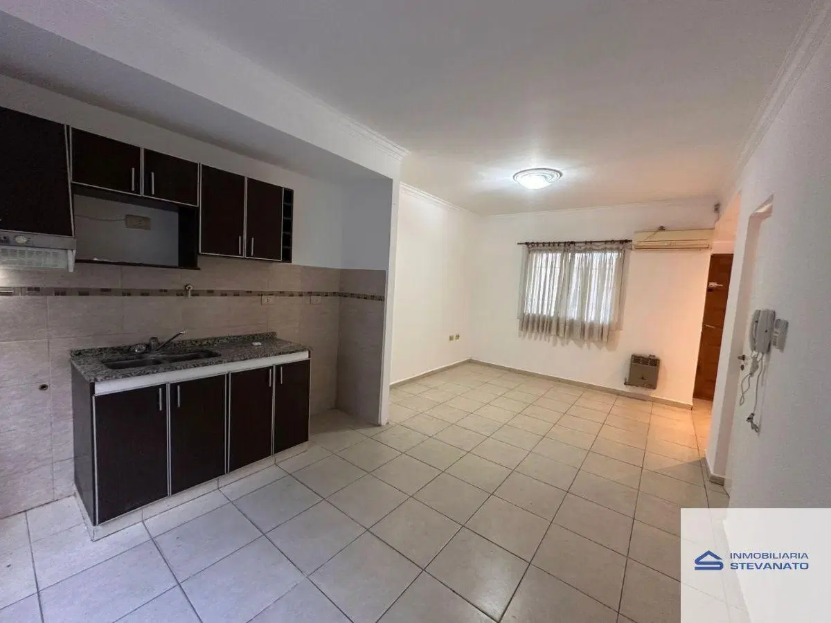 Dúplex en alquiler c/ cochera en Villa Nueva 2