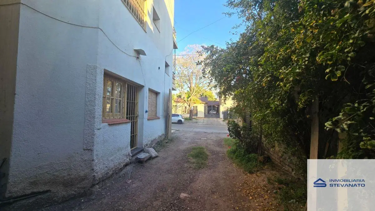 Galpón en venta de 447m2 ubicado en Godoy Cruz 5