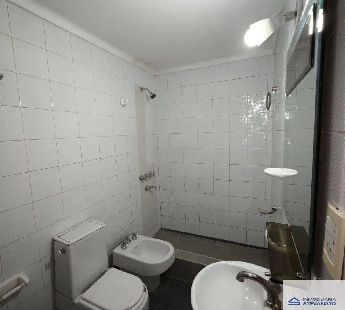 Casa en alquiler c/ cochera en General Guitérrez 1