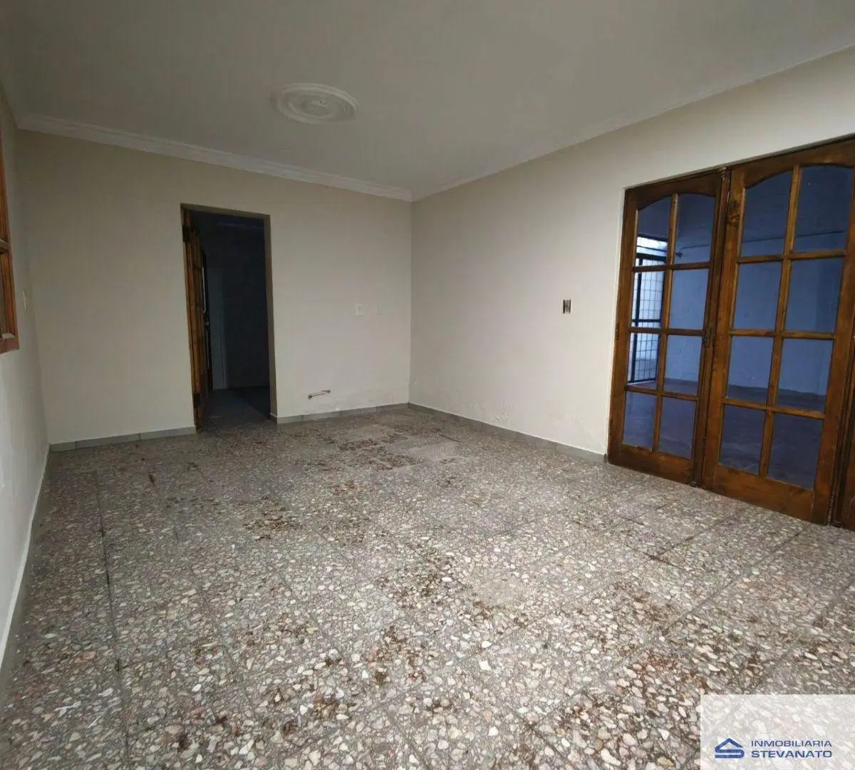 Casa en alquiler c/ cochera en General Guitérrez 3