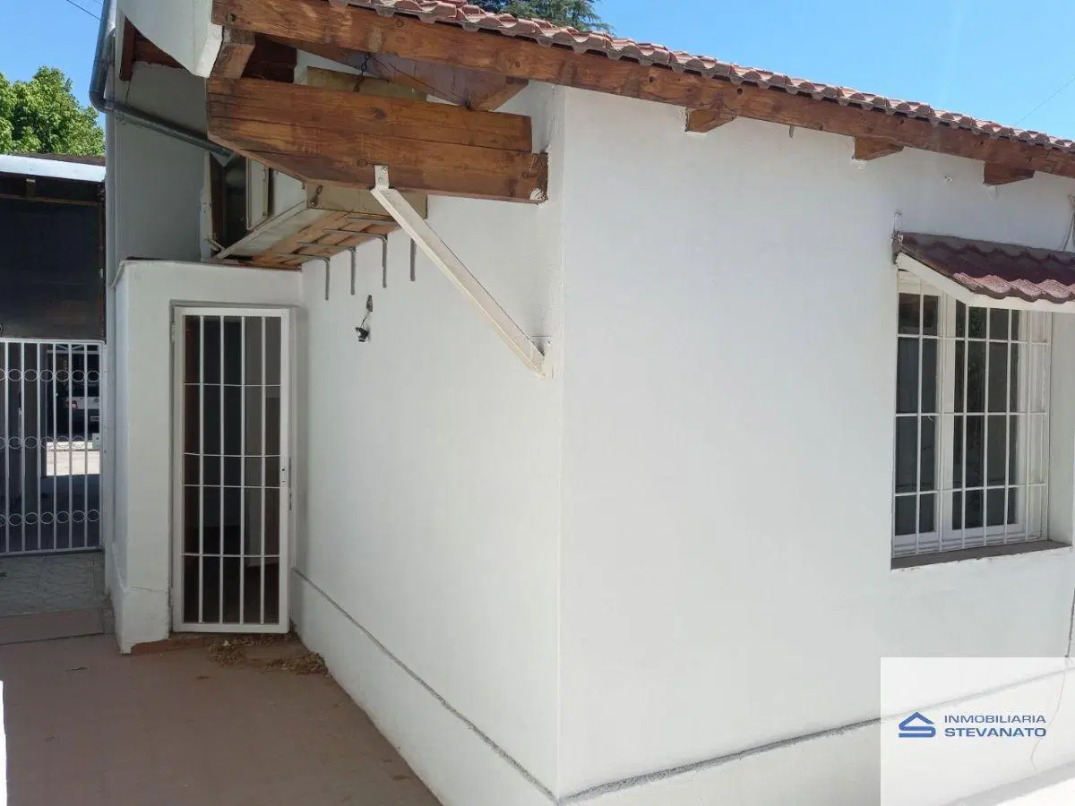 Casa en alquiler c/ cochera en Maipú 2