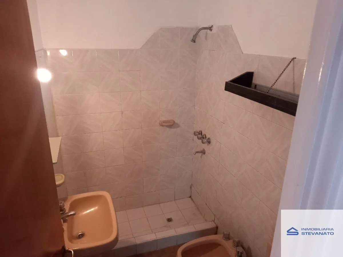 Casa en alquiler c/ cochera en Maipú 4