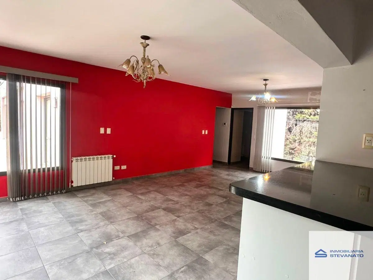 Casa en venta de 3 dormitorios c/ cochera en Lunlunta 2