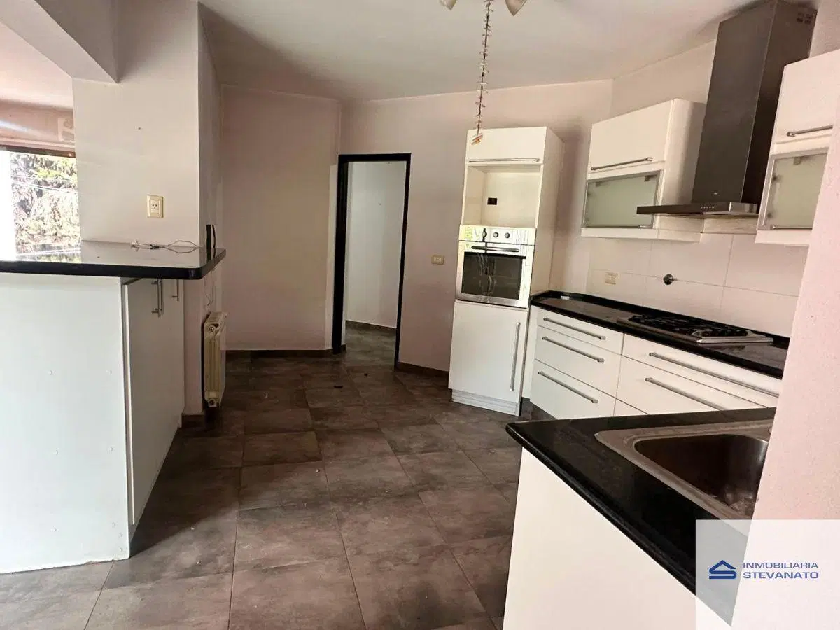 Casa en venta de 3 dormitorios c/ cochera en Lunlunta 5