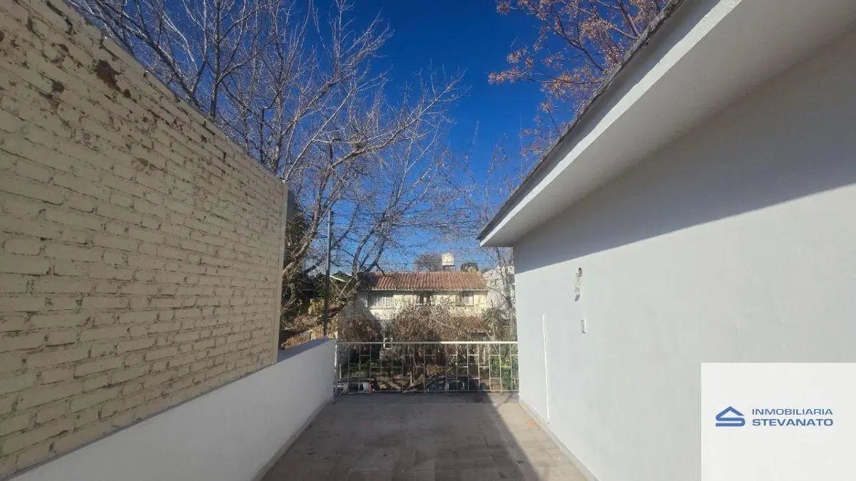 Casa en venta de 3 dormitorios c/ cochera en Godoy Cruz 3
