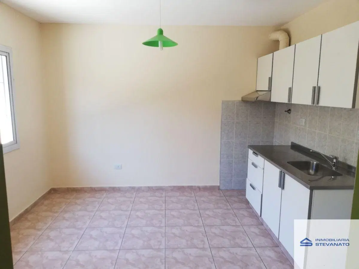 Dúplex en alquiler c/ cochera en Maipú 3