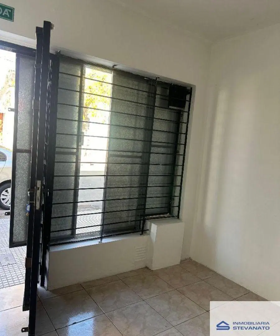 Local comercial en alquiler ubicado en Maipú 3