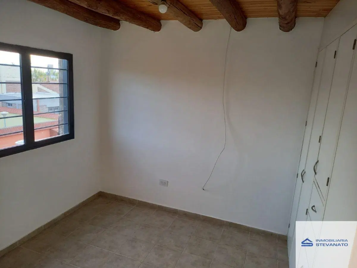 Dúplex en alquiler de 2 dormitorios c/ cochera en Maipú 3
