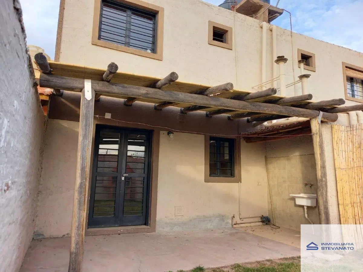 Dúplex en alquiler de 2 dormitorios c/ cochera en Maipú 8