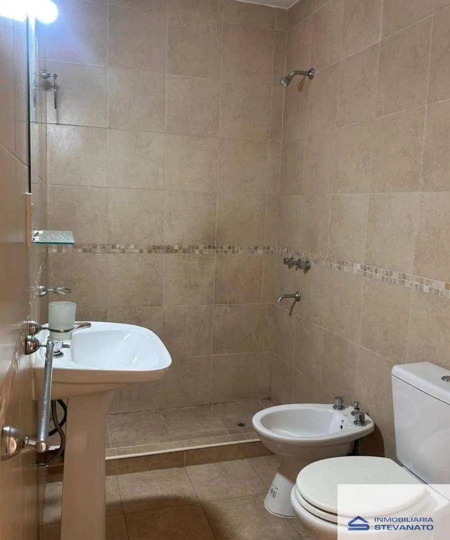 Departamento en alquiler c/ cochera en Maipú 5