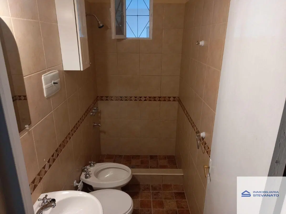 Casa en alquiler de 3 dormitorios c/ cochera en Maipú 4