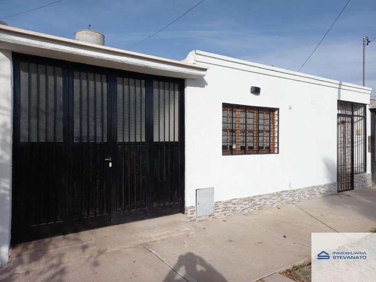 Casa en alquiler de 3 dormitorios c/ cochera en Maipú 5