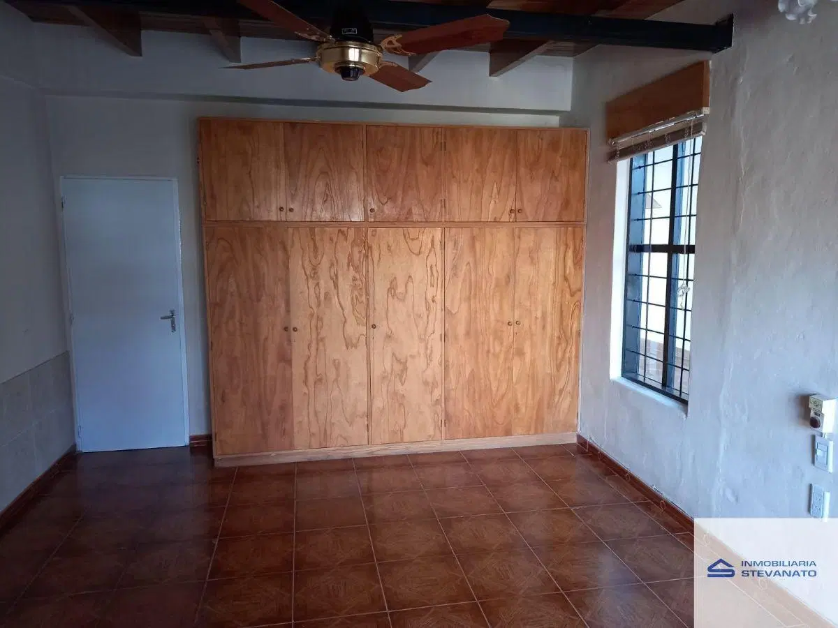 Casa en alquiler de 3 dormitorios c/ cochera en Maipú 2
