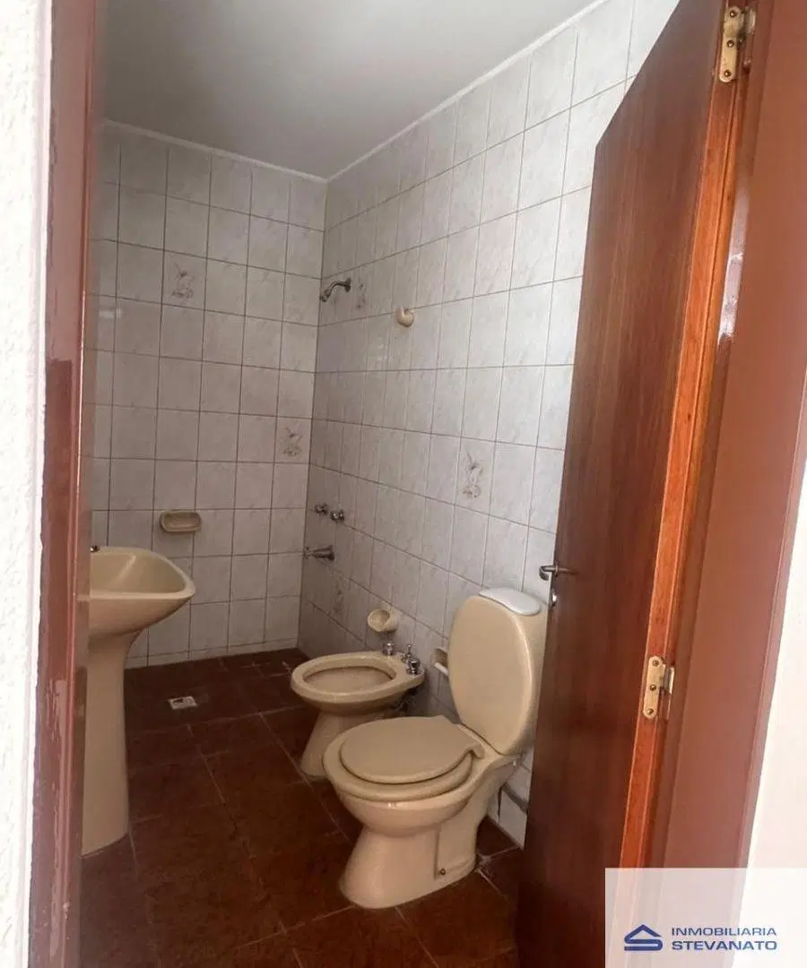 Casa en alquiler c/ cochera en Maipú 5