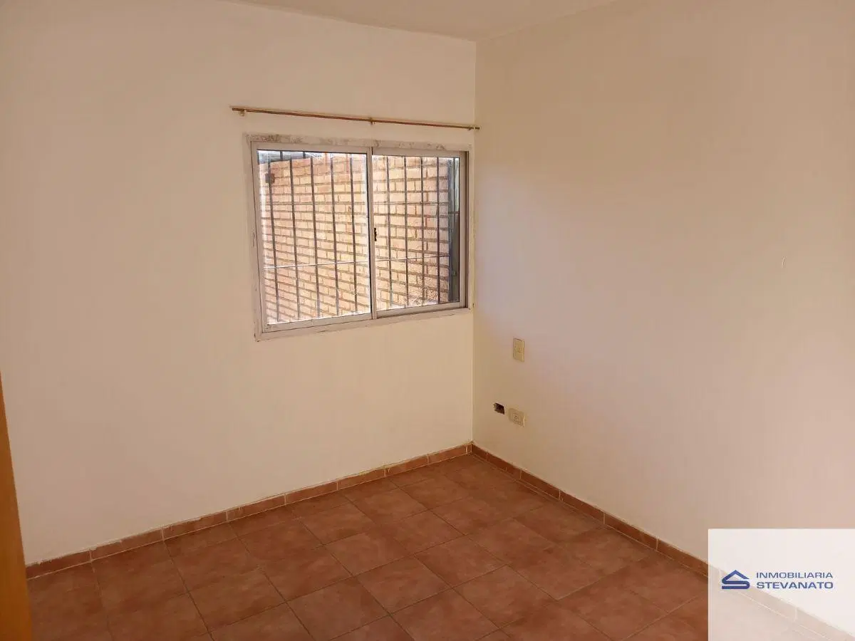 Departamento en alquiler de 2 dormitorios c/ cochera en Luzuriaga 2
