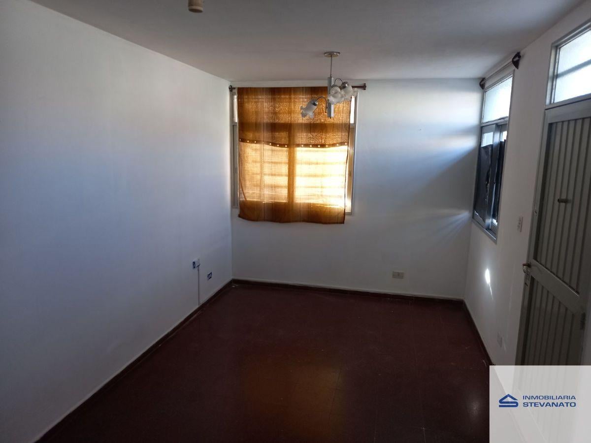 Foto de Casa en alquiler de 3 dormitorios c/ cochera en Maipú, imagen 1