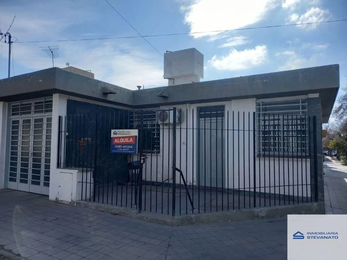 Casa en alquiler de 3 dormitorios c/ cochera en Maipú 4