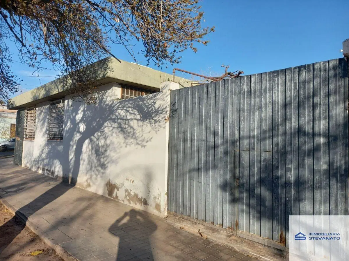 Casa en alquiler de 3 dormitorios c/ cochera en Maipú 3