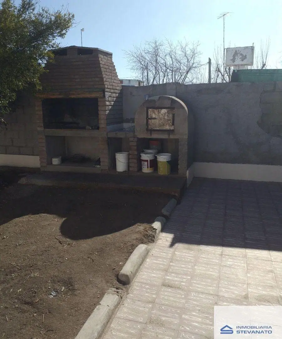 Casa en alquiler c/ cochera en Maipú 5