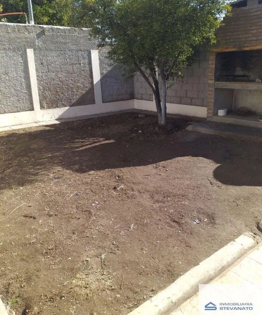 Casa en alquiler c/ cochera en Maipú 4