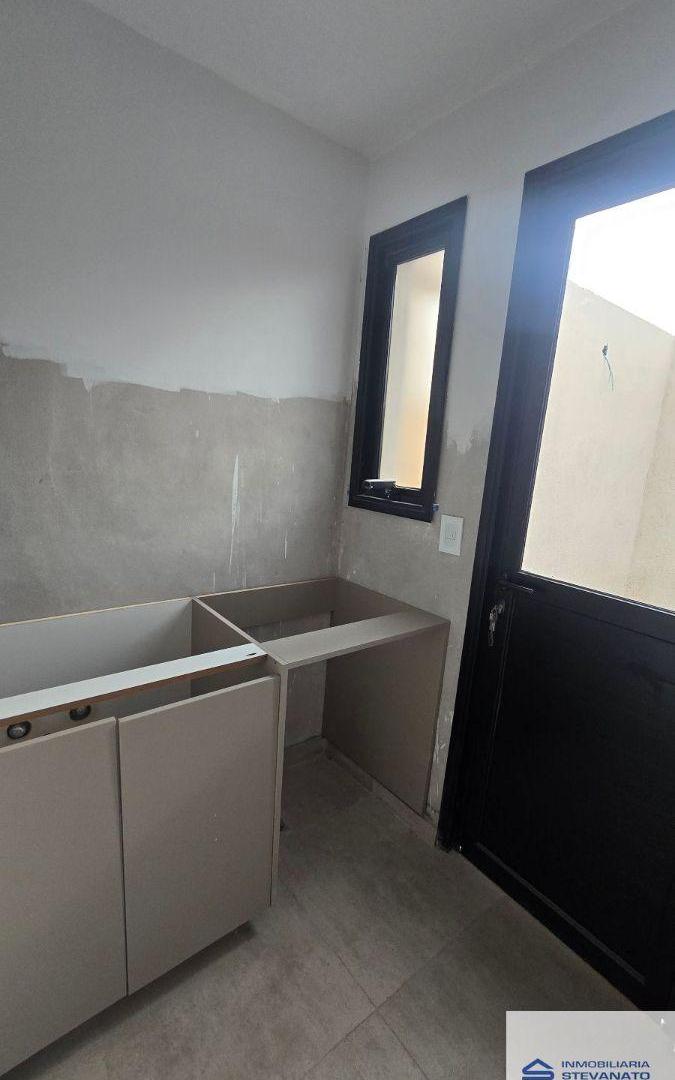 Foto de Casa en venta c/ cochera en Russell, imagen 4