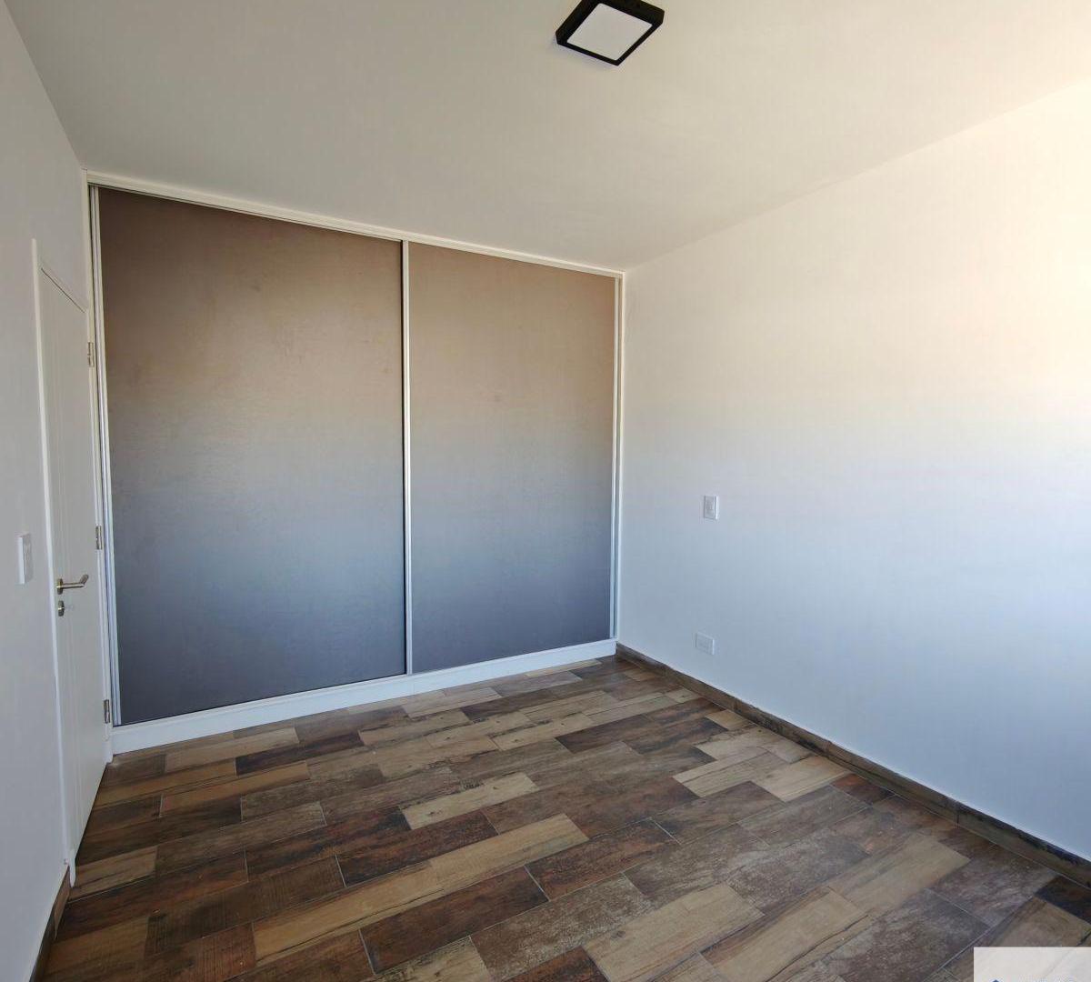 Foto de Departamento en alquiler c/ cochera en Maipú, imagen 4