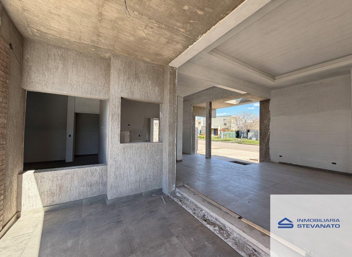 Foto de Casa en venta c/ cochera en Russell, imagen 1