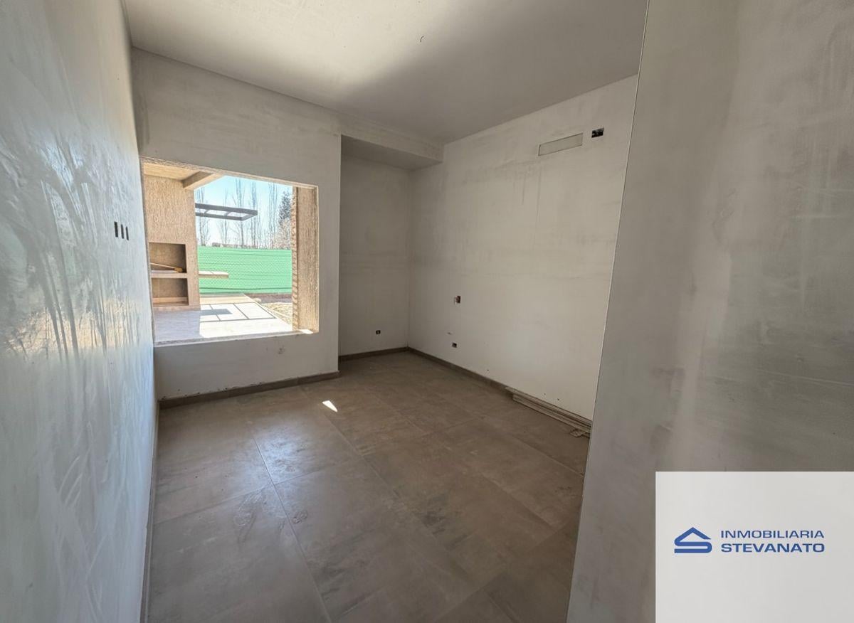 Foto de Casa en venta c/ cochera en Russell, imagen 5