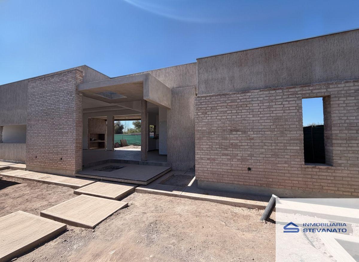 Foto de Casa en venta c/ cochera en Russell, imagen 2