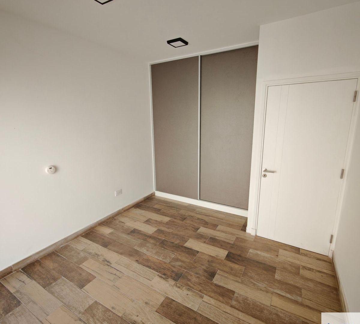 Foto de Departamento en alquiler c/ cochera en Maipú, imagen 5