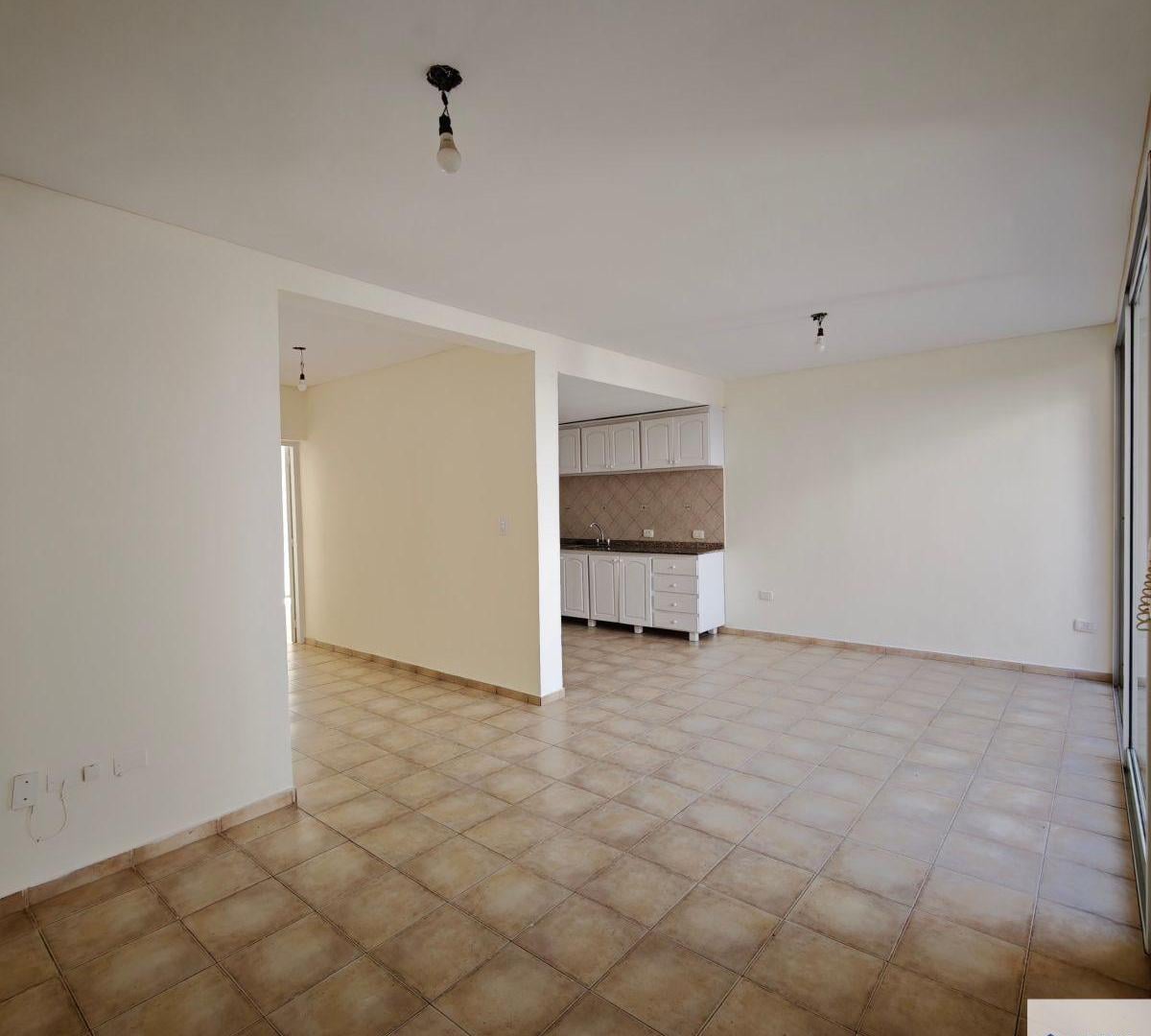 Foto de Departamento en alquiler c/ cochera en Maipú, imagen 1