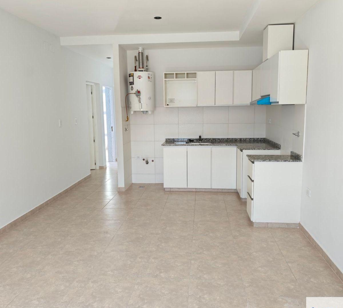 Foto de Departamento en alquiler c/ cochera en Luzuriaga, imagen 2