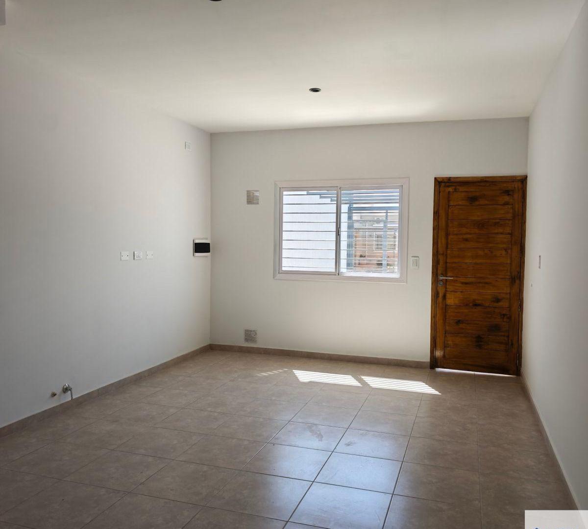 Foto de Departamento en alquiler c/ cochera en Luzuriaga, imagen 4