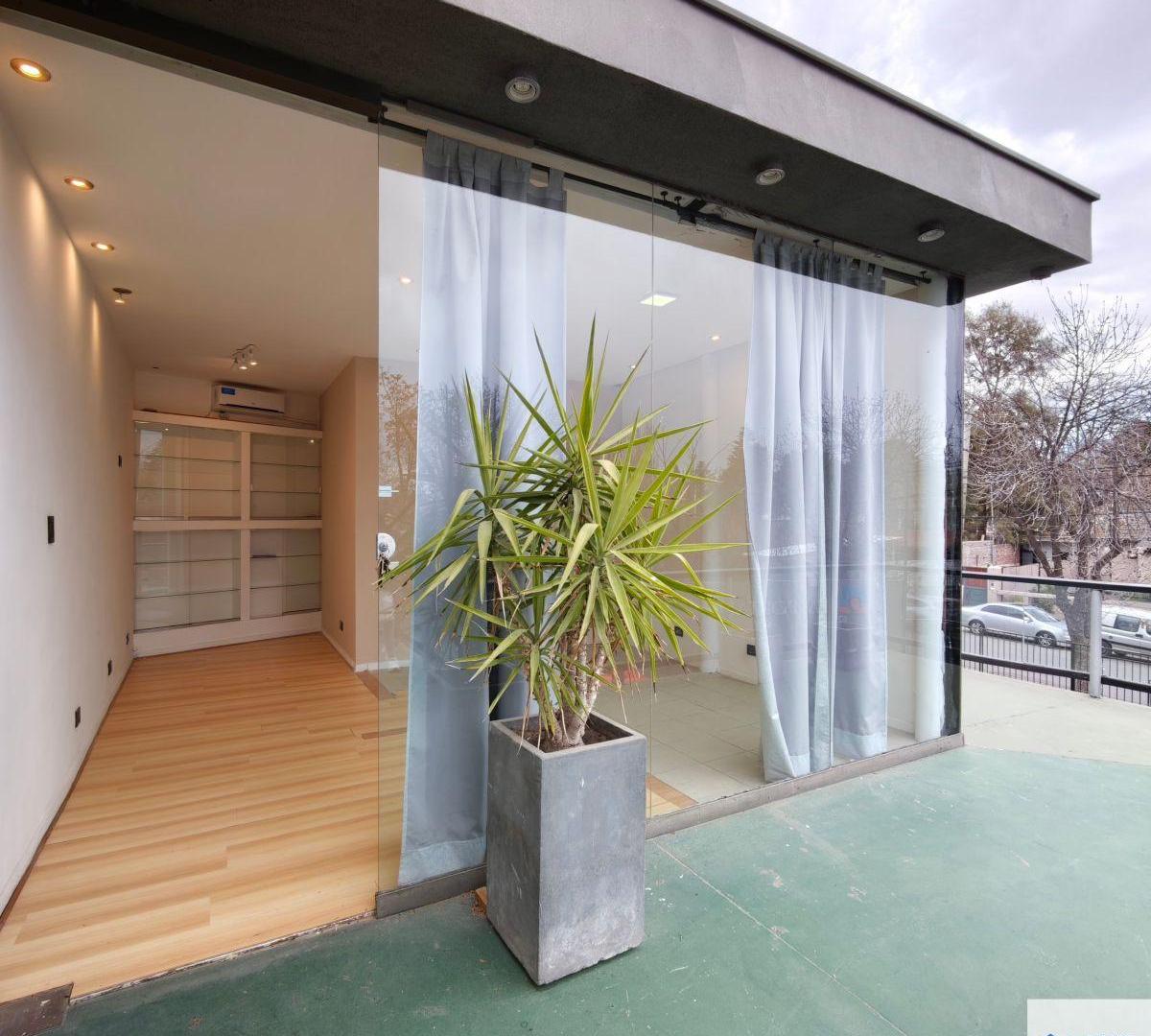 Foto de Local comercial en venta ubicado en Chacras de Coria, imagen 3