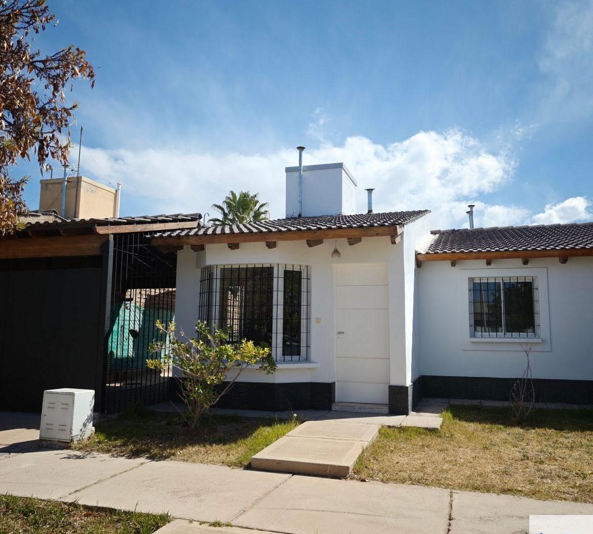 Foto de Casa en alquiler c/ cochera en Maipú, imagen 3