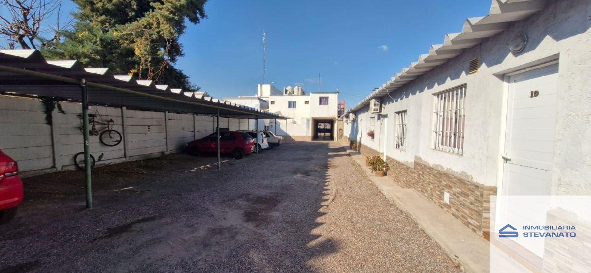 Foto de Casa en alquiler de 1 dormitorio c/ cochera en Maipú, imagen 3