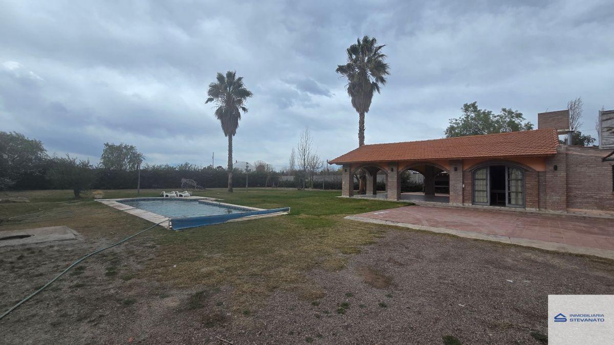 Foto de Casa quinta en venta de 240m2 ubicado en Lunlunta, imagen 2