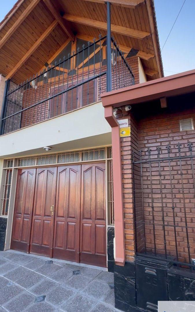 Foto de Casa en venta de 4 dormitorios c/ cochera en Maipú, imagen 3
