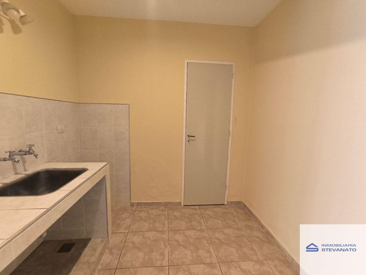 Foto de Dúplex en alquiler c/ cochera en Maipú, imagen 5