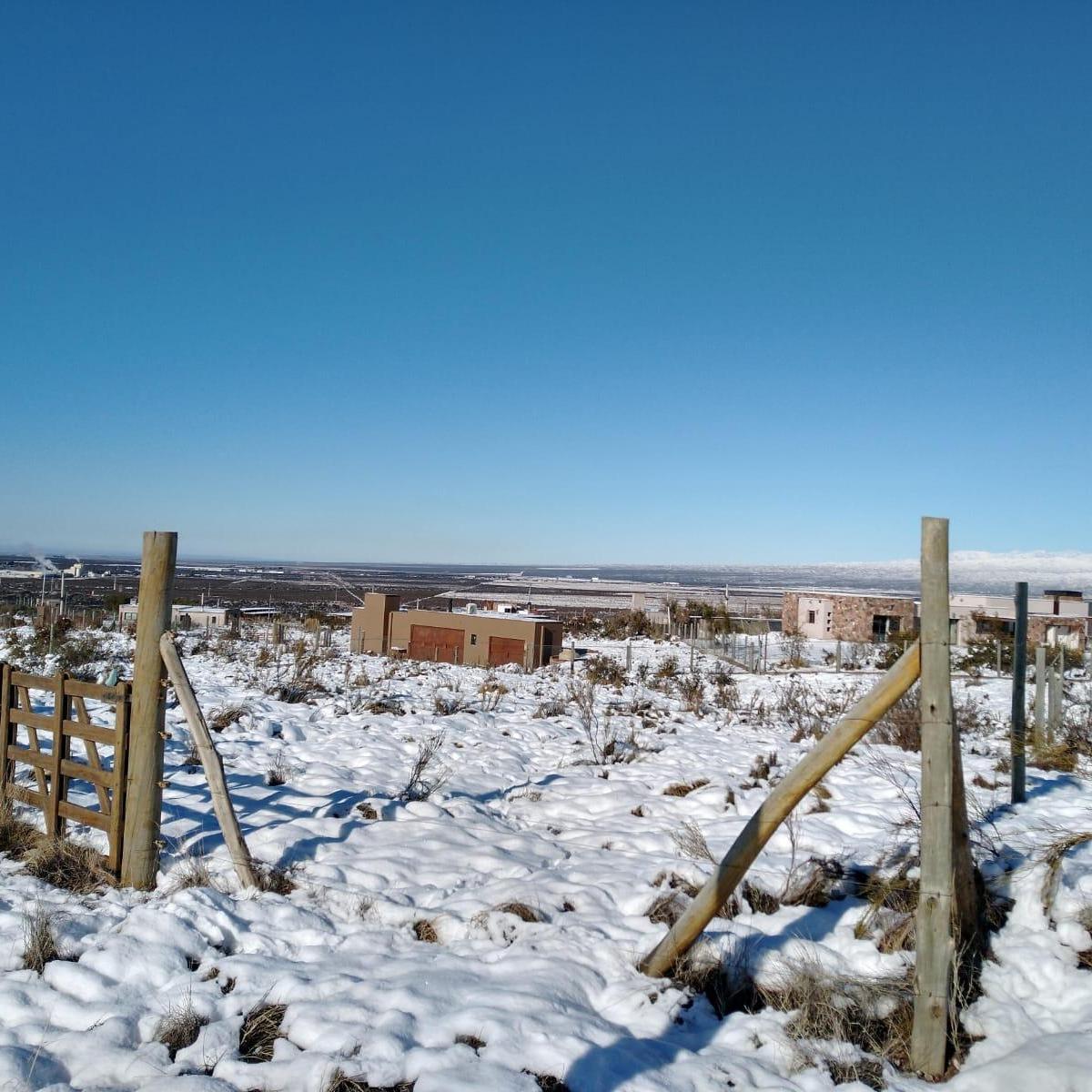 Oportunidad - Hermoso Terreno en "Altos La Crucesita Eco Country". Lujan de Cuyo 1